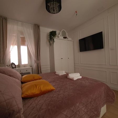 Apartment Trixi Maksimijan Pula Extérieur photo