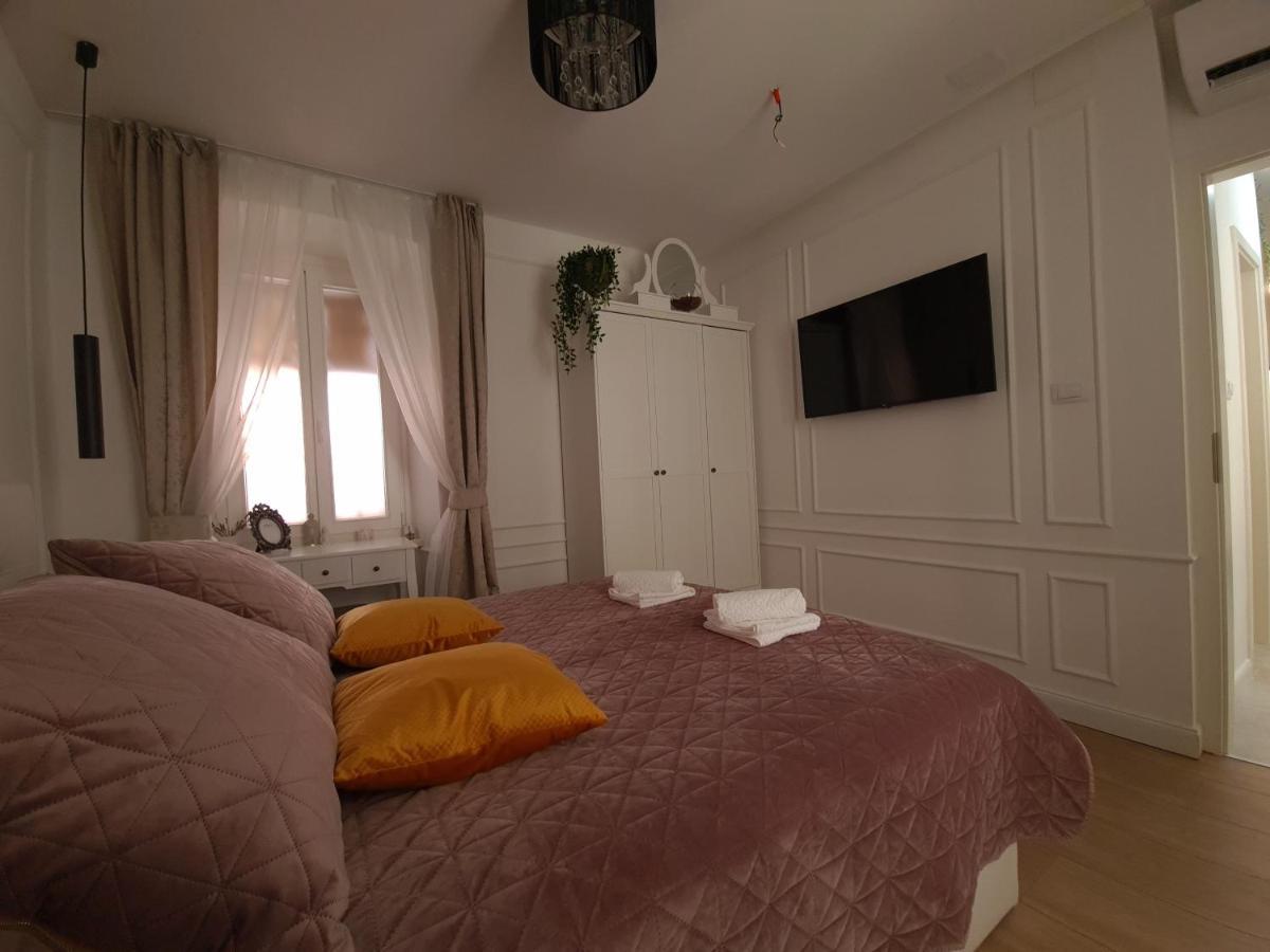 Apartment Trixi Maksimijan Pula Extérieur photo