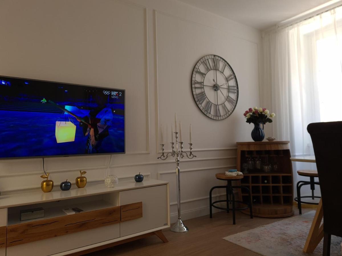Apartment Trixi Maksimijan Pula Extérieur photo